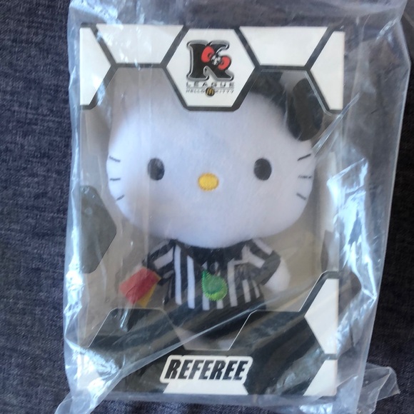 2014 Hello Kitty K League FIFA World Cup McDonald' - Picture 2 of 8